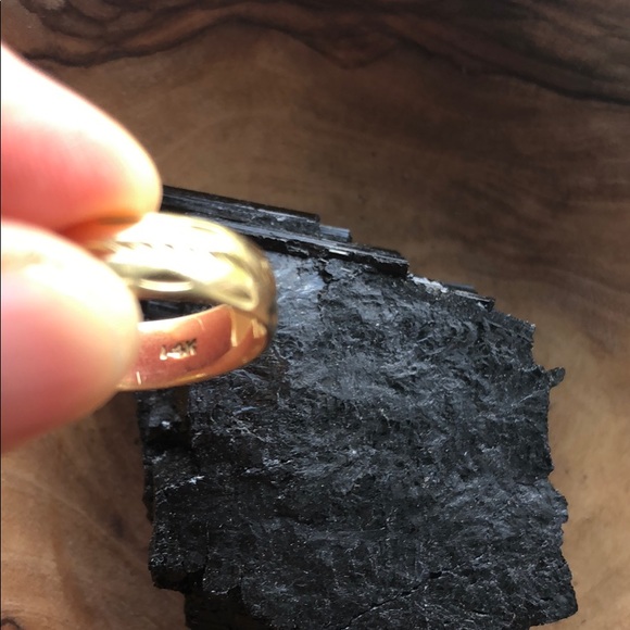 14K Yellow Gold Size 9 Band with Carved Pattern - Picture 4 of 7